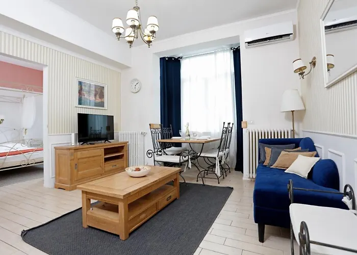 Classy 2 Bedroom Apartment In City Center