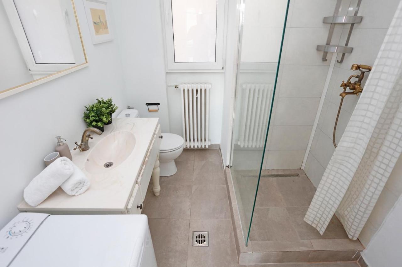Classy 2 Bedroom In Center Apartment *