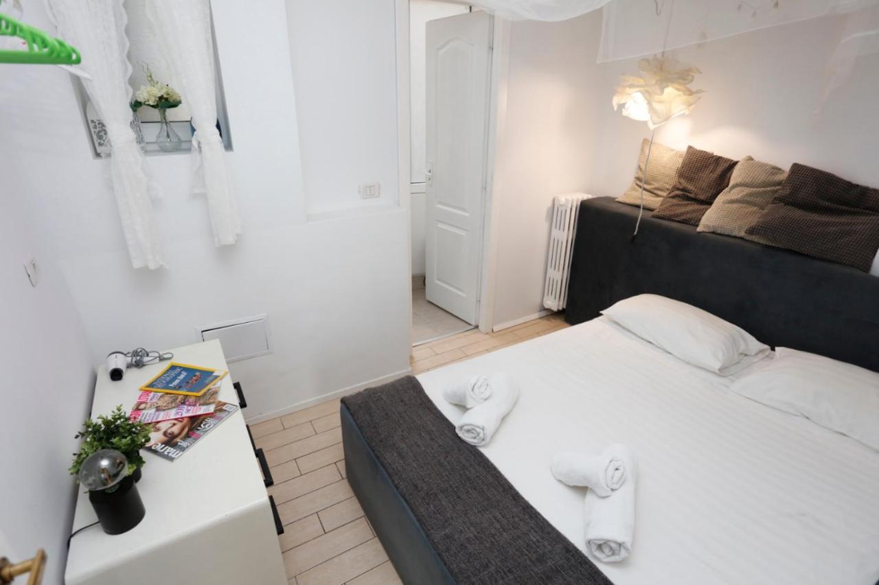 Classy 2 Bedroom In Center * Bucharest