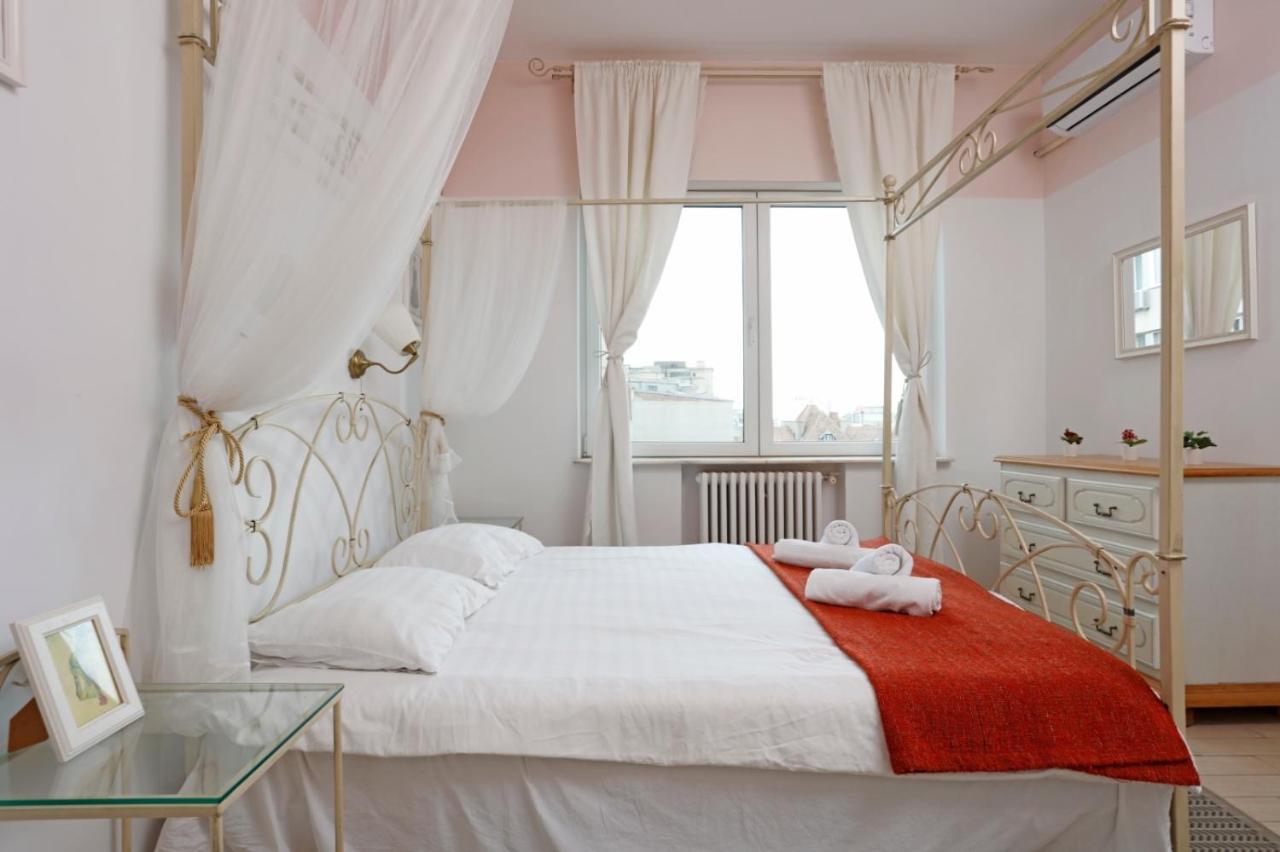 Classy 2 Bedroom In Center Bucharest